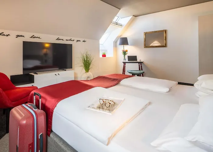 Mercure First 4*