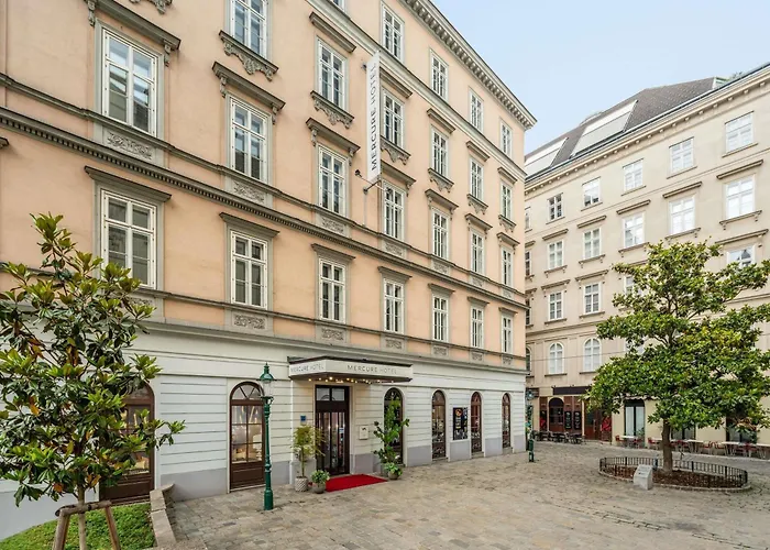 Mercure First 4*